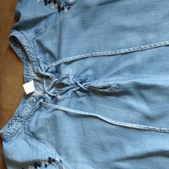 Old Navy lace up denim blouse - Picture 2 of 7